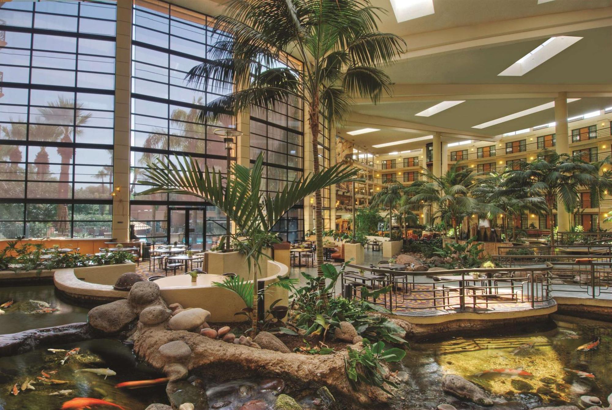 Embassy Suites By Hilton Phoenix Biltmore Dış mekan fotoğraf