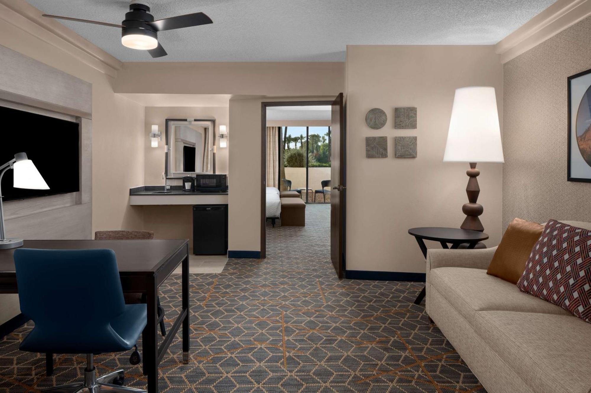 Embassy Suites By Hilton Phoenix Biltmore Dış mekan fotoğraf